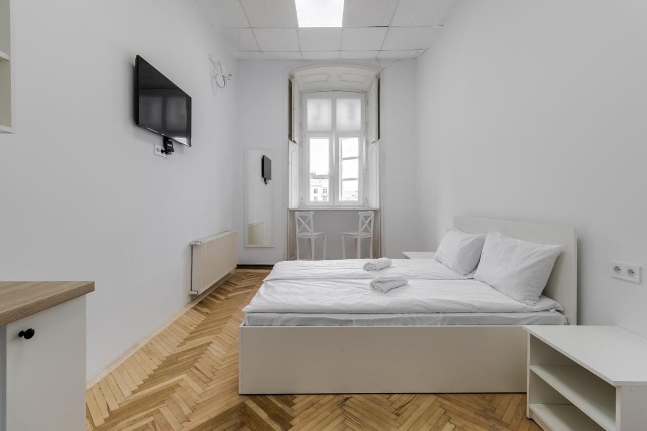 In Town Hostel Lviv Luaran gambar