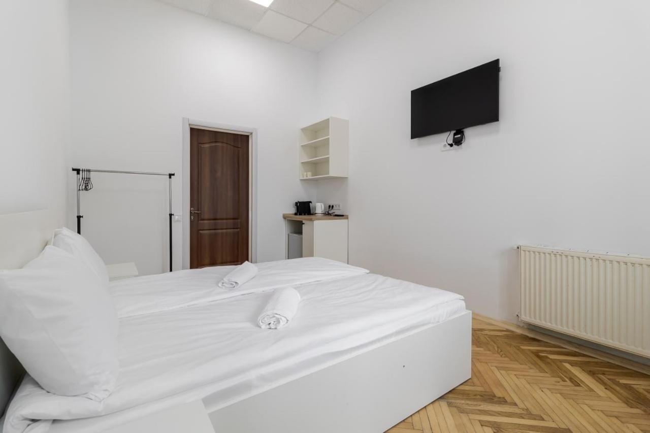 In Town Hostel Lviv Luaran gambar